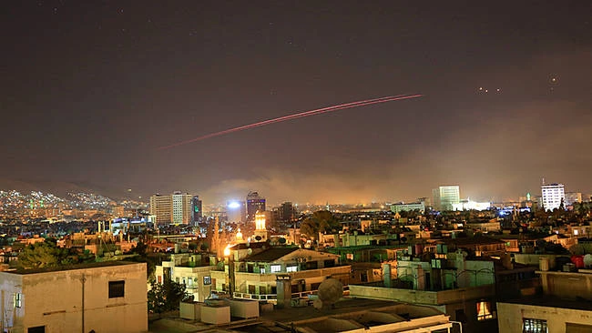 Με το «χέρι στη σκανδάλη» οι δυνάμεις στη Συρία: Έκτακτη συνάντηση Πούτιν με τη στρατιωτική ηγεσία – Εν αναμονή αμερικανικού χτυπήματος στη Δαμασκό